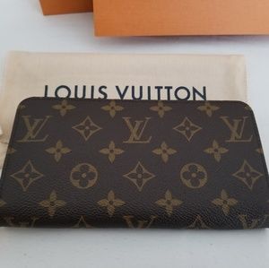 Louis Vuitton Zippy Wallet
